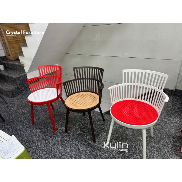 Round Seat with Vertical Bars Cafeteria Chair
